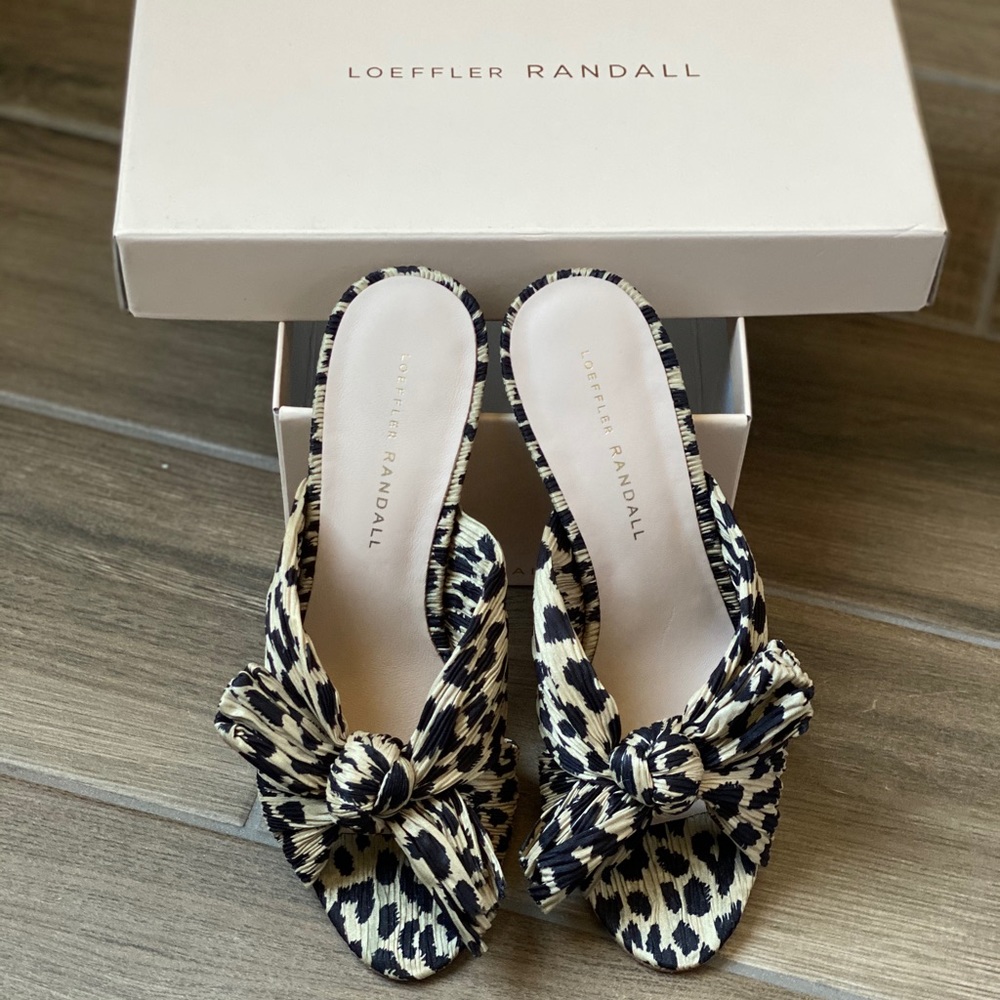 Loeffler Randall Penny knot leopard heel size 7.5